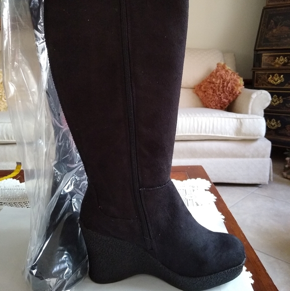 Refuge  ( By Charlotte Russe ) Boots - Picture 4 of 8